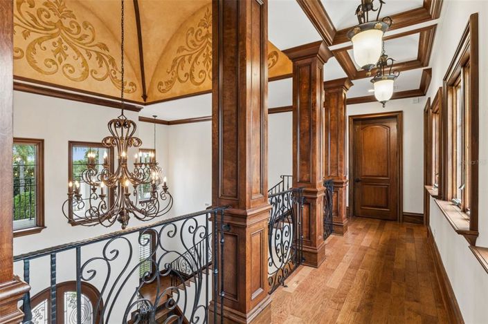 Image No.32-5 Bed House for sale
