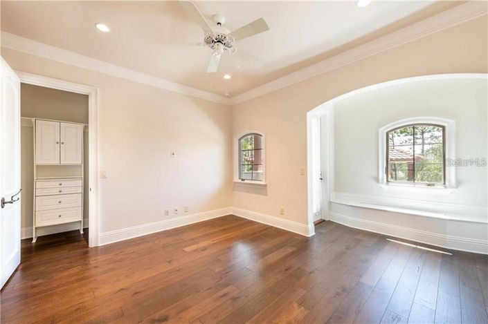 Image No.33-5 Bed House for sale