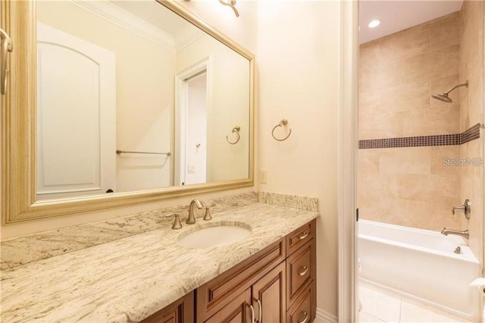 Image No.34-5 Bed House for sale