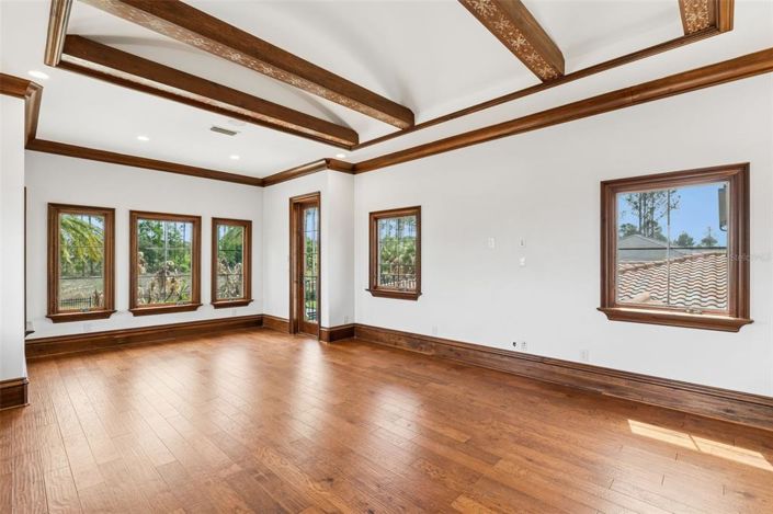 Image No.34-5 Bed House for sale