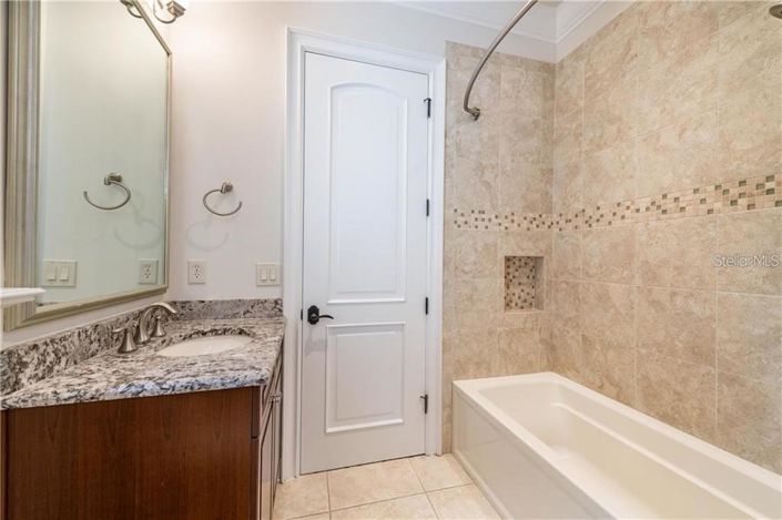 Image No.38-5 Bed House for sale