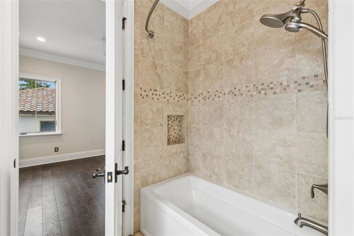 Image No.46-5 Bed House for sale