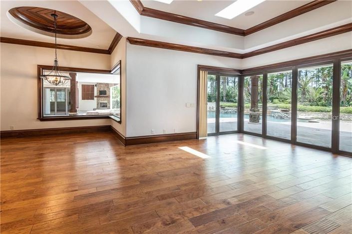 Image No.6-5 Bed House for sale