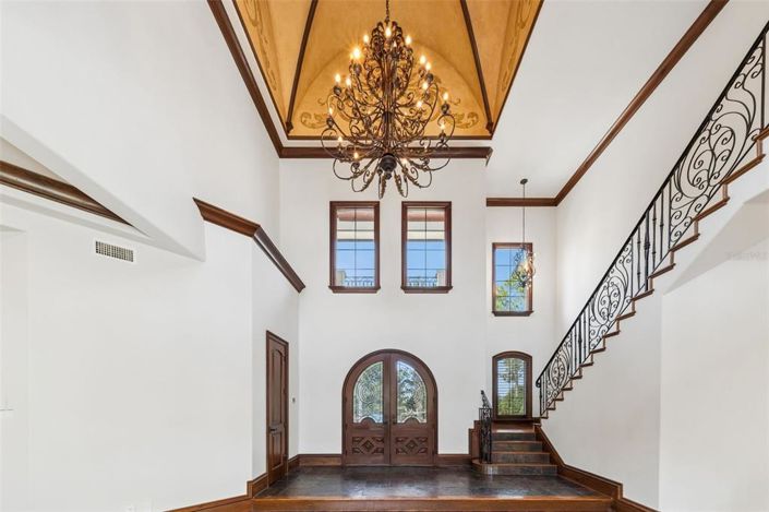 Image No.6-5 Bed House for sale