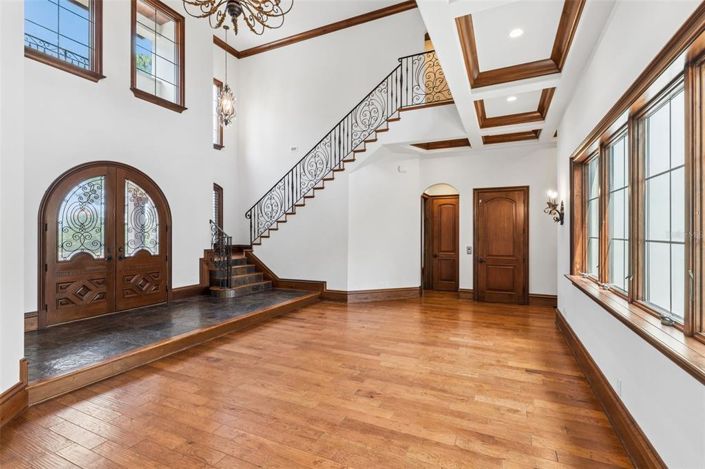 Image No.7-5 Bed House for sale