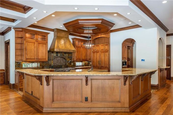 Image No.8-5 Bed House for sale