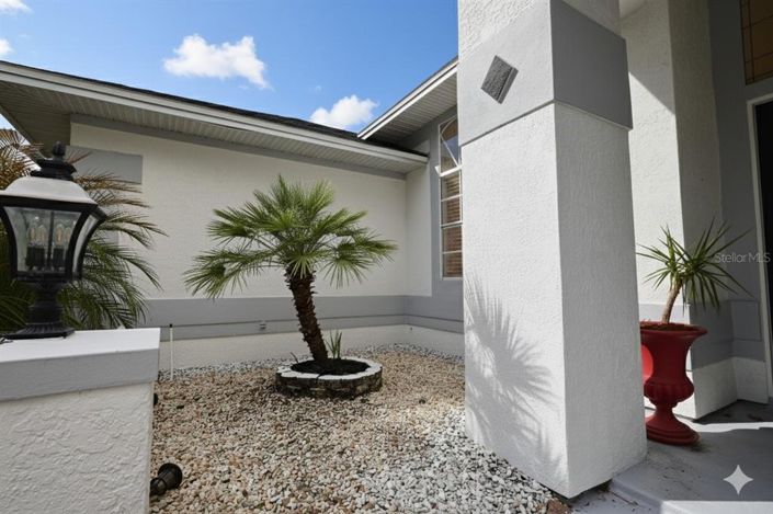 Image No.6-5 Bed House for sale