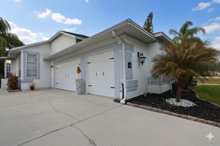 Image No.7-5 Bed House for sale