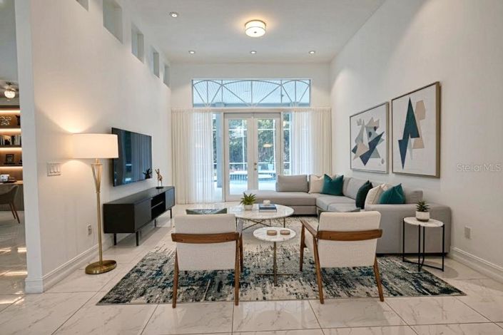 Image No.8-5 Bed House for sale