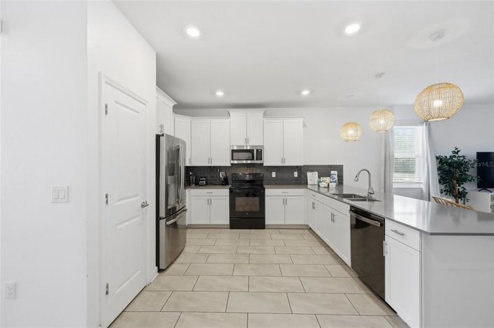 Image No.13-8 Bed House for sale