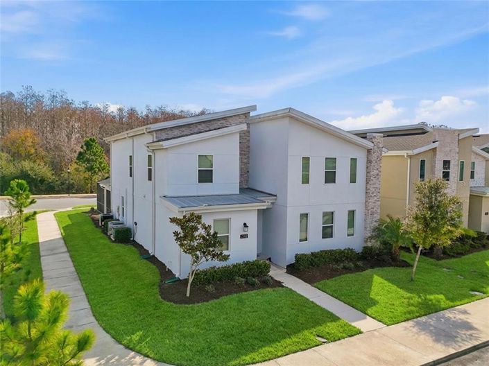 Image No.3-8 Bed House for sale