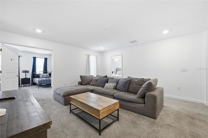 Image No.33-8 Bed House for sale