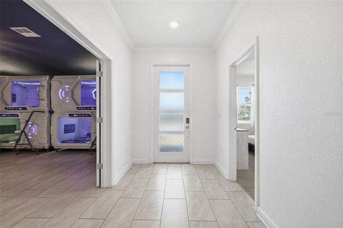 Image No.4-8 Bed House for sale