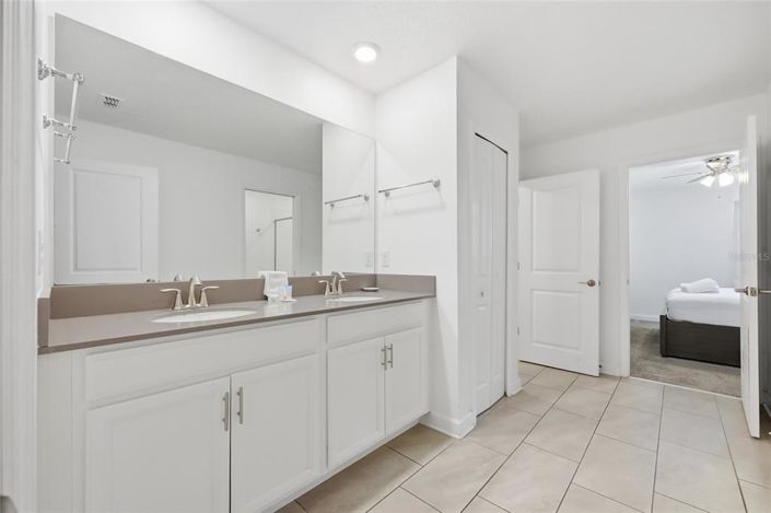 Image No.40-8 Bed House for sale