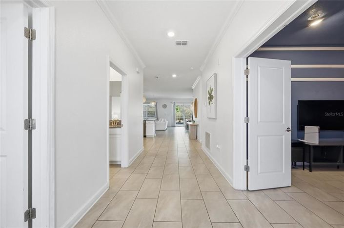 Image No.5-8 Bed House for sale