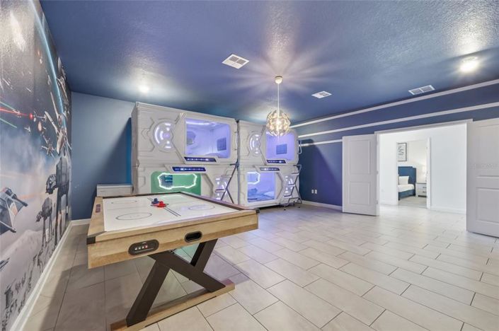 Image No.7-8 Bed House for sale