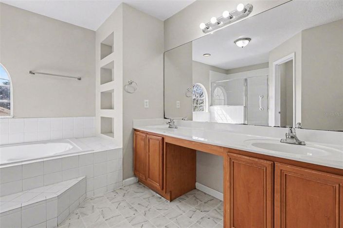 Image No.17-4 Bed House for sale