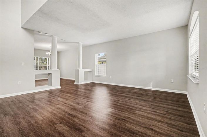 Image No.3-4 Bed House for sale