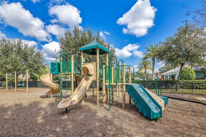 Image No.38-2 Bed Townhouse for sale