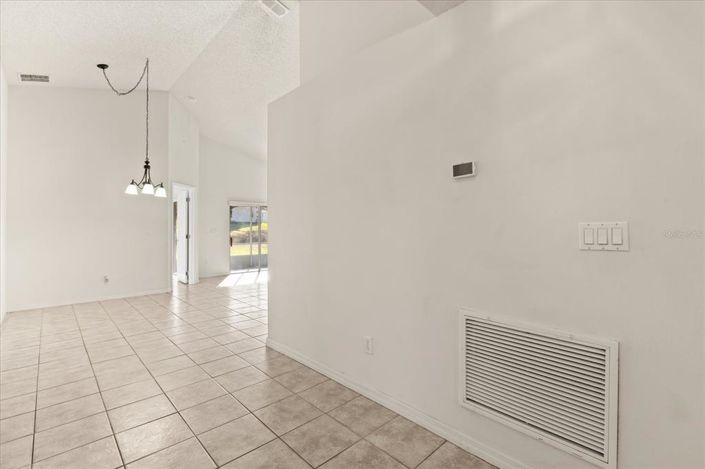 Image No.10-Maison de 2 chambres à vendre à Saint John