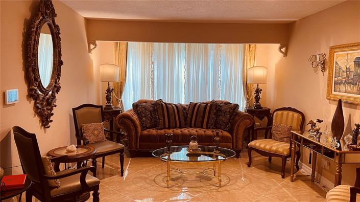 Image No.16-4 Bed House for sale