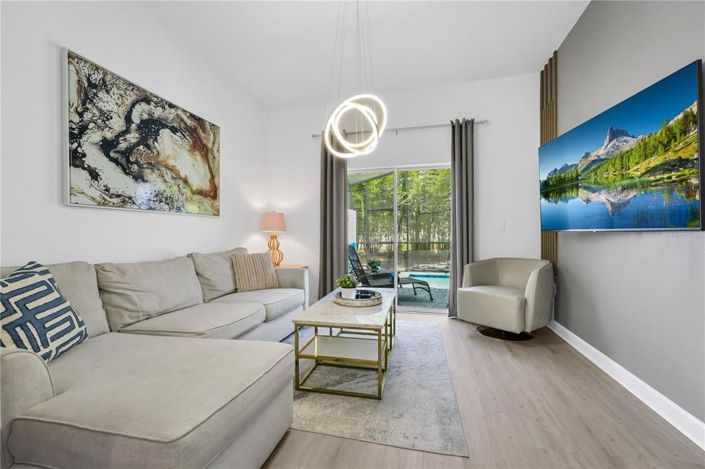 Image No.15-5 Bed Townhouse for sale