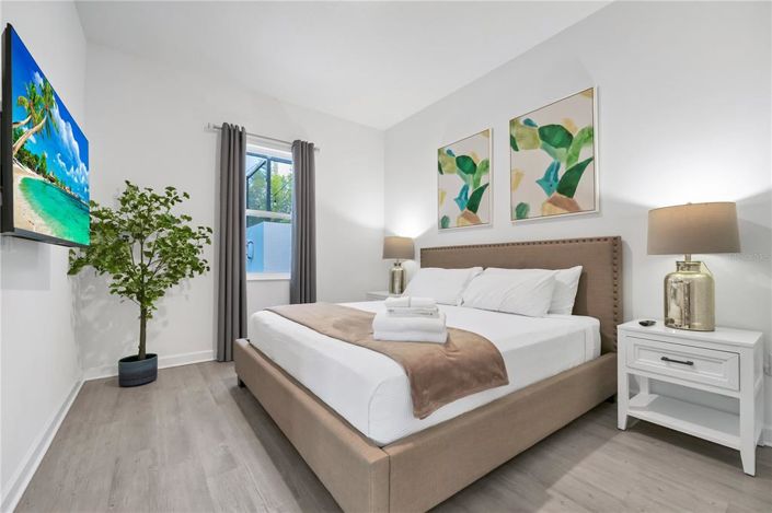 Image No.19-5 Bed Townhouse for sale