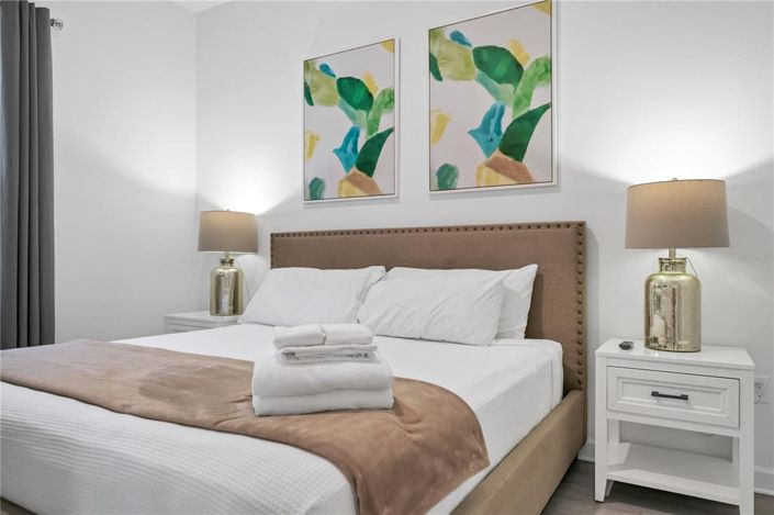 Image No.20-5 Bed Townhouse for sale