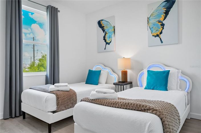 Image No.34-5 Bed Townhouse for sale