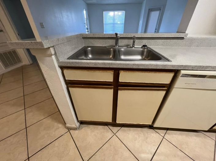 Image No.9-Appartement de 2 chambres à vendre à Saint John