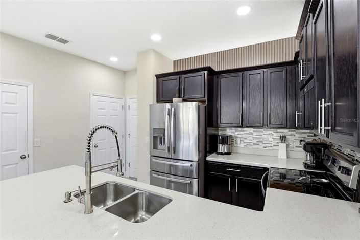 Image No.13-3 Bed Townhouse for sale