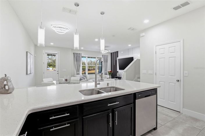 Image No.16-3 Bed Townhouse for sale