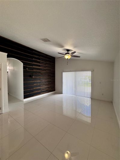 Image No.17-3 Bed House for sale