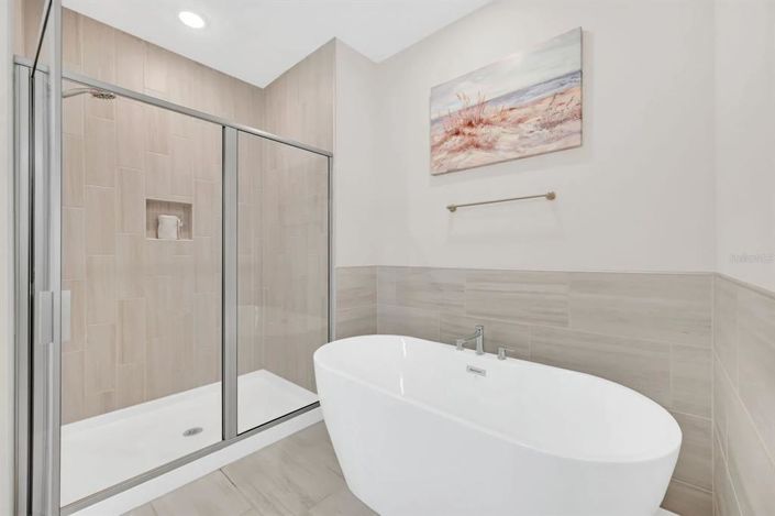 Image No.36-6 Bed House for sale