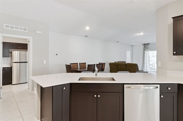 Image No.16-4 Bed House for sale