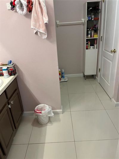 Image No.2-4 Bed House for sale