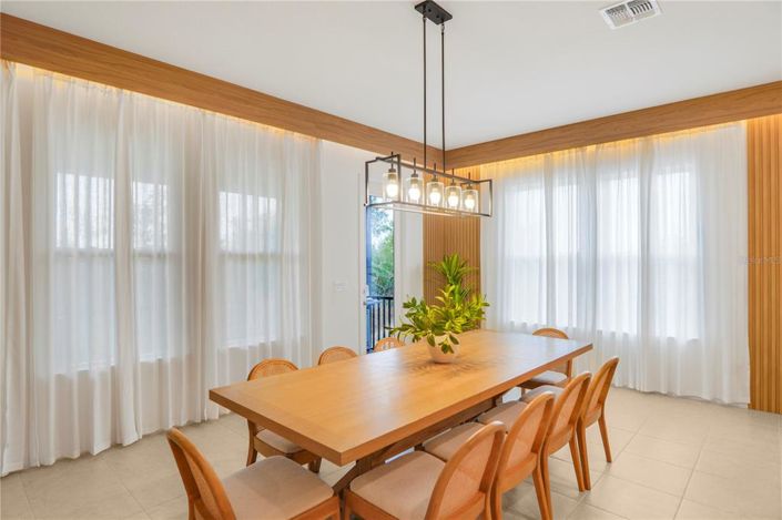 Image No.18-4 Bed House for sale