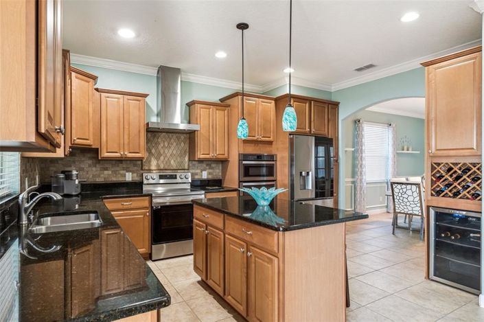 Image No.12-5 Bed House for sale