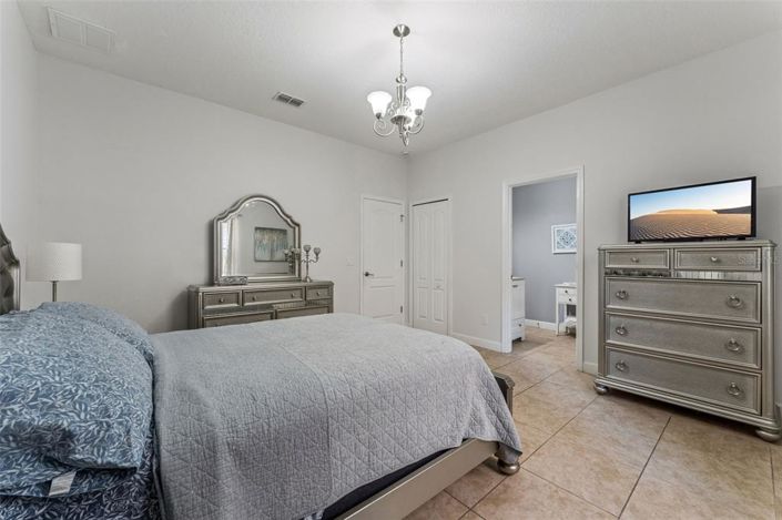 Image No.15-5 Bed House for sale