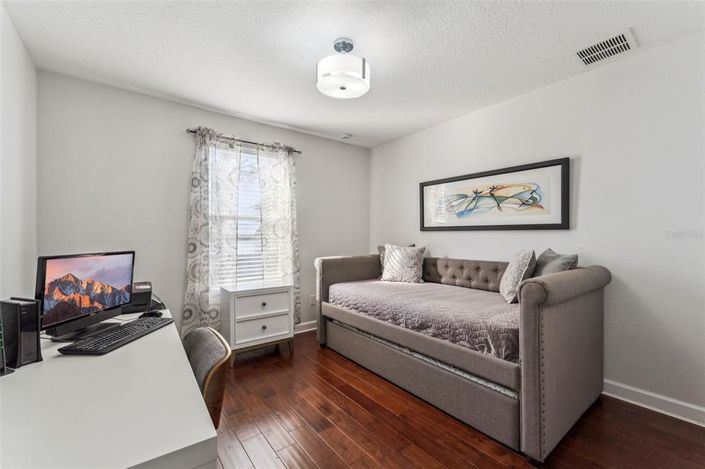 Image No.19-5 Bed House for sale