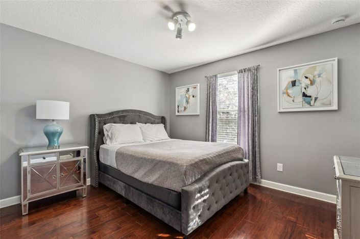 Image No.26-5 Bed House for sale