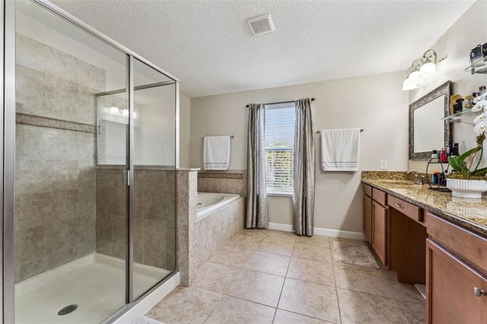 Image No.27-5 Bed House for sale