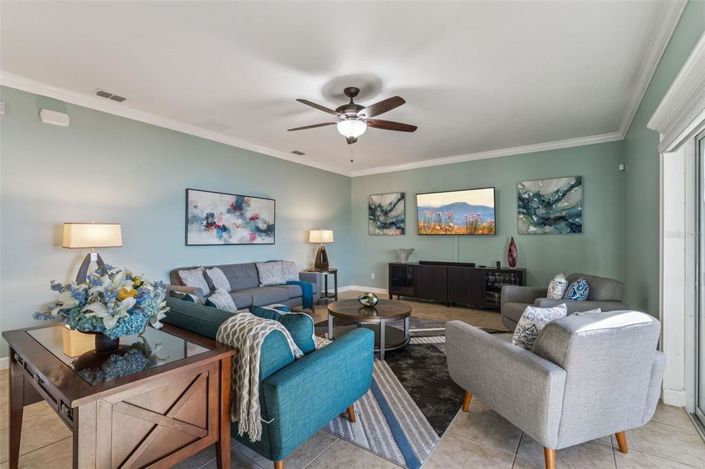 Image No.8-5 Bed House for sale