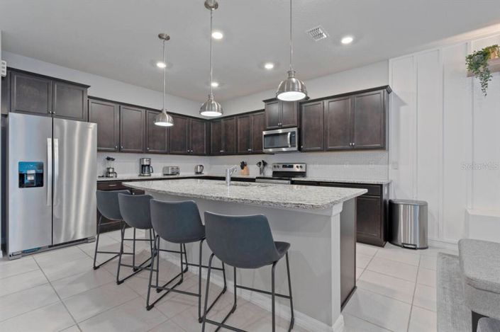 Image No.6-10 Bed House for sale