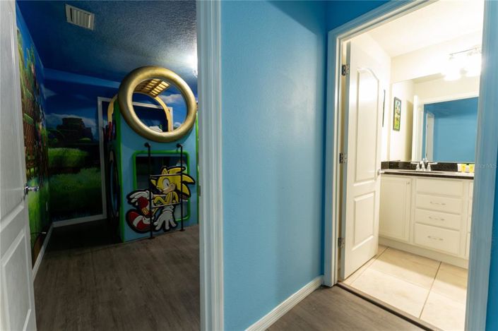 Image No.17-9 Bed House for sale