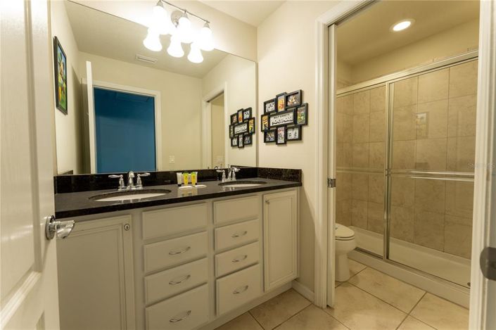 Image No.21-9 Bed House for sale