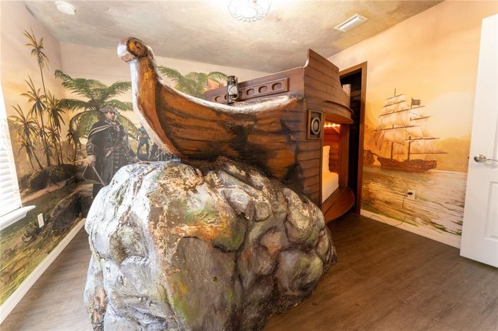 Image No.27-9 Bed House for sale