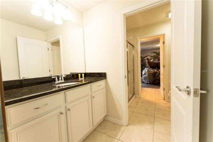 Image No.28-9 Bed House for sale