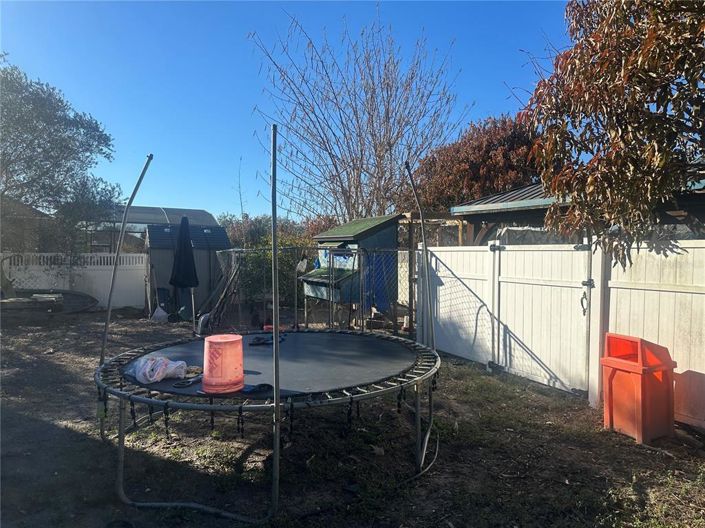 Image No.8-5 Bed House for sale