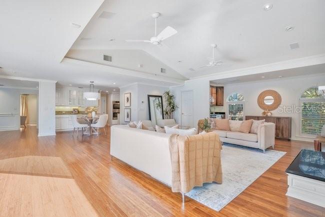 Image No.14-4 Bed House for sale